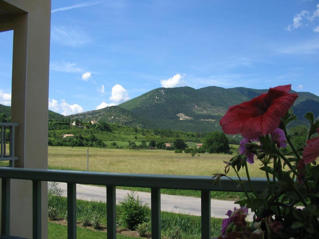 Hameau Des Sources Aparthotel Montbrun-les-Bains Exterior foto