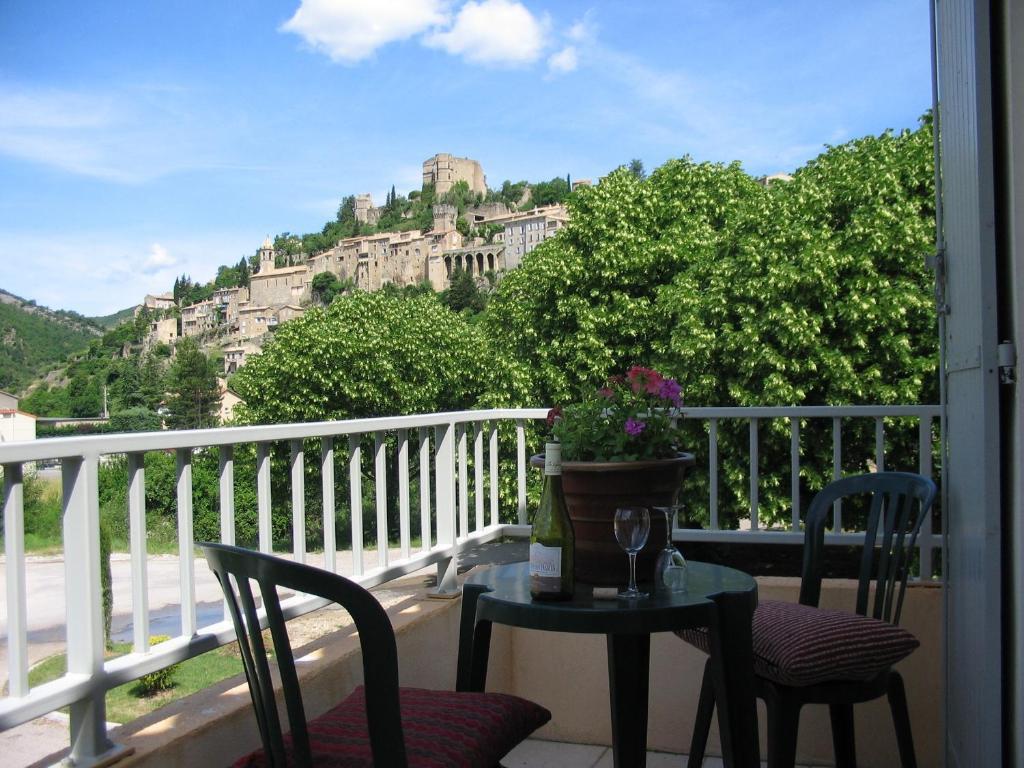 Hameau Des Sources Aparthotel Montbrun-les-Bains Exterior foto