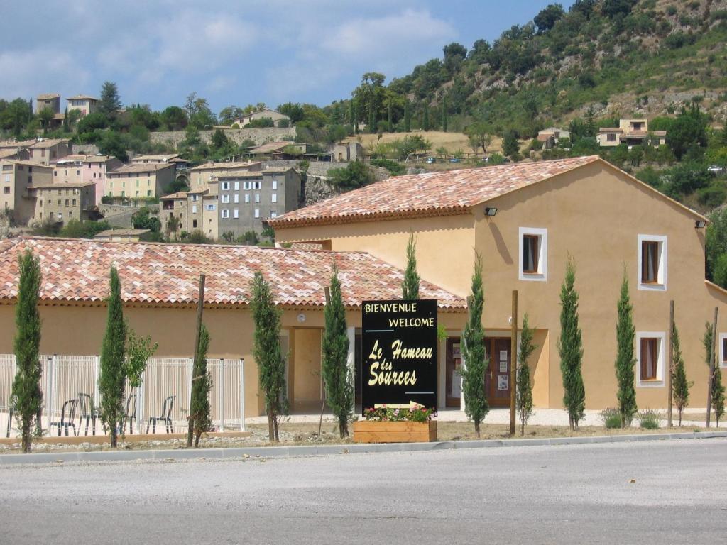 Hameau Des Sources Aparthotel Montbrun-les-Bains Exterior foto